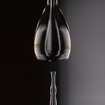 Капля коды из-под крана