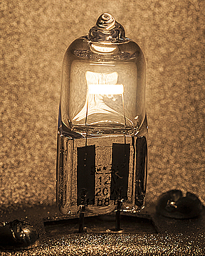 Горящая лампочка