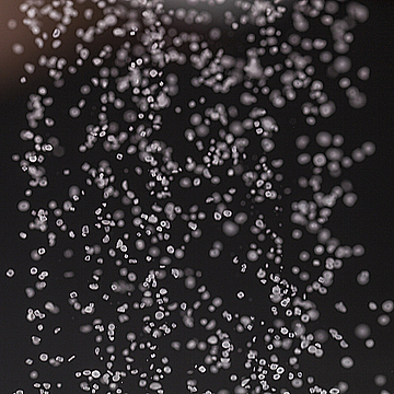 Падающие крупинки соли